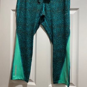 NWT NIKE Dri-fit Running Capri